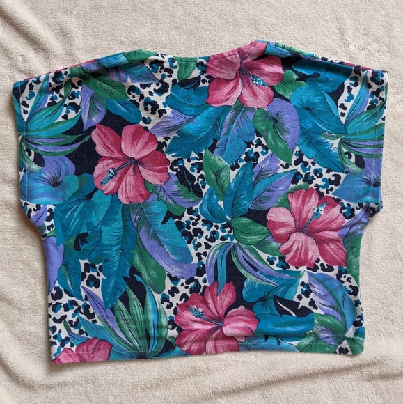 Hand sewn crop top - Picture 2 of 3